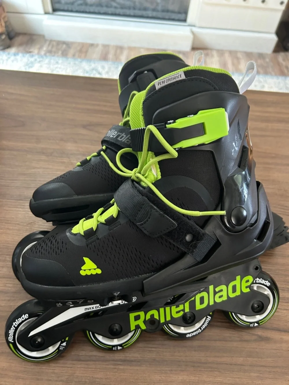 Rollerblade Microblade Inline Skate for Boys Adj. Size 5-8 - Picture 1 of 9